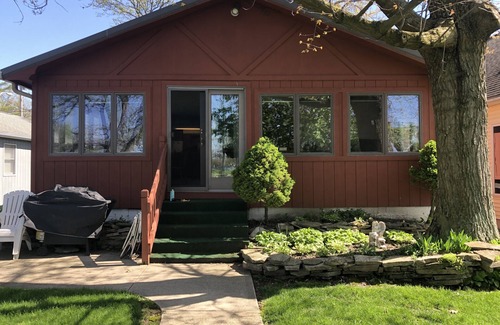Lakeview Casa | Beautiful Lakefront 3-bedroom 3 full bath home + large play yard; Sleeps 8!