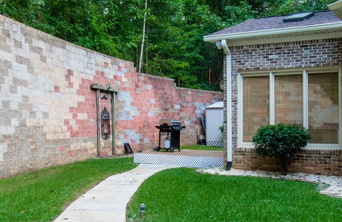 Tuscaloosa Casa | Beautiful LakeFront View Rental - Only 8.6 mi from the UA!
