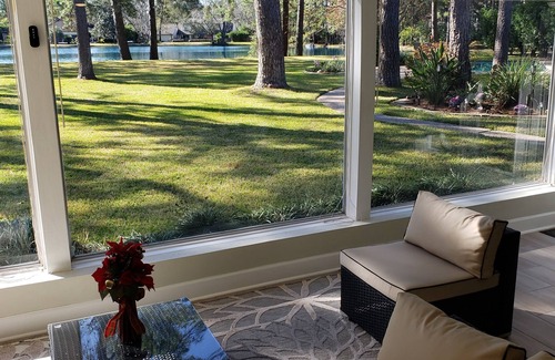 FM 1960 Casa | Beautiful Lakehouse w/ Private Pool - 4 Large Bedrooms