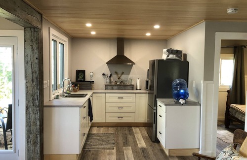 St. Charles Cabaña | Beautiful Lakeside Cottage