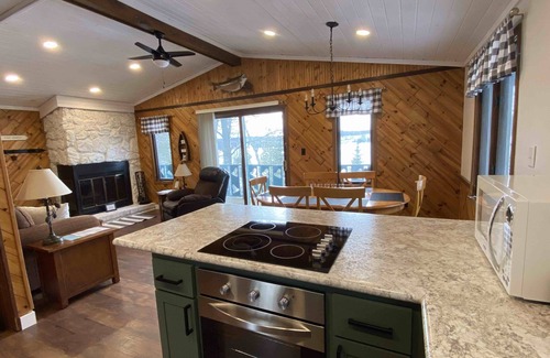 Iron River Cabaña | Beautiful Lakeside Cottage on a Quiet Lake