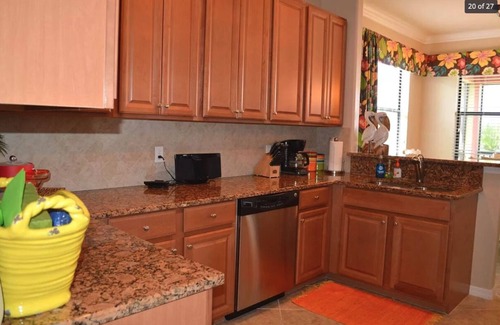 Rural Estates Casa | Beautiful Lakeside Coach home