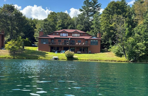 North Woodstock Casa | Hermoso Lakeside Deer Park Resort