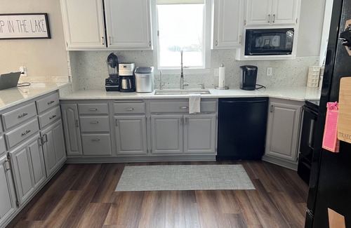 Grand Rapids Cabina | Beautiful lakeside cabin-private beach/lake access in Grand Rapids