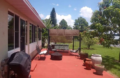 Winter Haven Casa | Beautiful Lakeside Home - Bring Your Boat & Jetski