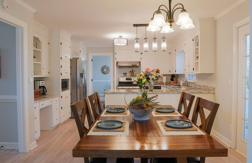 Snow Hill Casa | Beautiful, large home for family or friend gatherings!