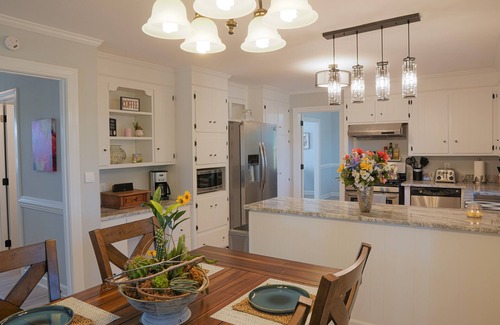 Snow Hill Casa | Beautiful, large home for family or friend gatherings!