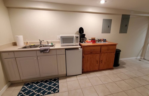 Englewood Casa | Beautiful Large Private Downstairs Area-Great Location-8 guests stay comfortably