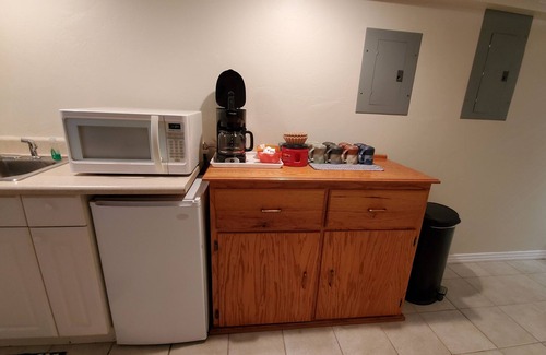 Englewood Casa | Beautiful Large Private Downstairs Area-Great Location-8 guests stay comfortably