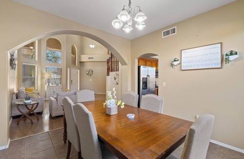 Tucson Estates Casa | Beautiful large Tucson Gem with your own POOL!