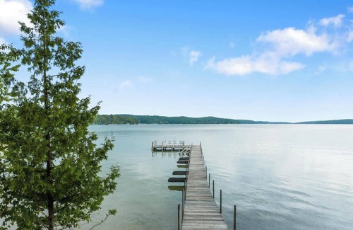 Petoskey Casa | Beautiful Large Walloon Home on the desired West Arm