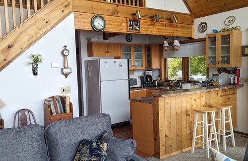 Penn Yan Casa | Beautiful Lindal Cedar Lakefront Retreat on Keuka Lake