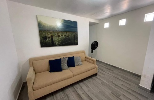 Los Mochis Apartamento | Hermosa casita ¡frente a estacion del tren Chepe Express!