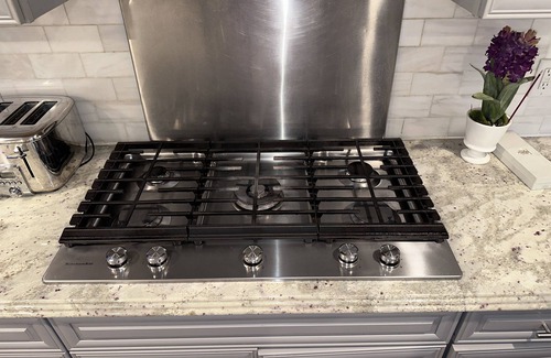 Livingston Condominio | Beautiful Livingston Cozy 3-bedroom condo with WiFi, AC