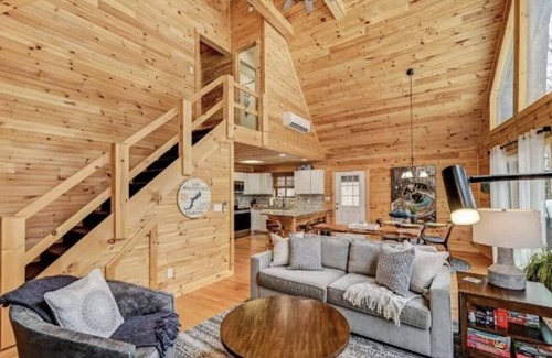 Lake Ariel Cabina | Beautiful Lodge in The Hideout!!