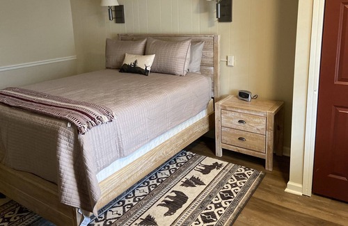Lake Placid Cabina | Beautiful Lodging in the Heart of Lake Placid room 3/4