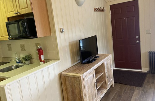 Lake Placid Cabina | Beautiful Lodging in the Heart of Lake Placid room 3/4