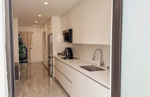 West Little Havana Cabaña | Beautiful Loft Cottage in the heart of Miami