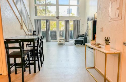 Little Italy Apartamento | Beautiful Loft in Little Italy SD with Parking