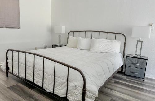 Little Italy Apartamento | Beautiful Loft in Little Italy SD with Parking