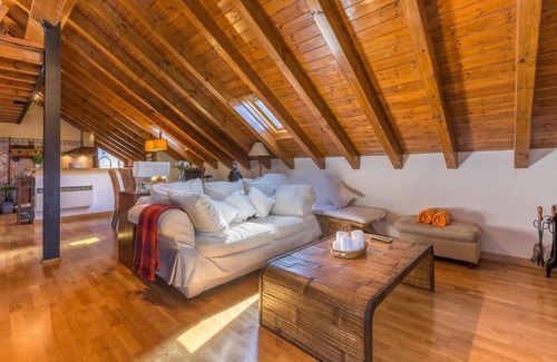 Roni Apartamento | Beautiful Loft in Roní - Near Port Ainé ski slopes