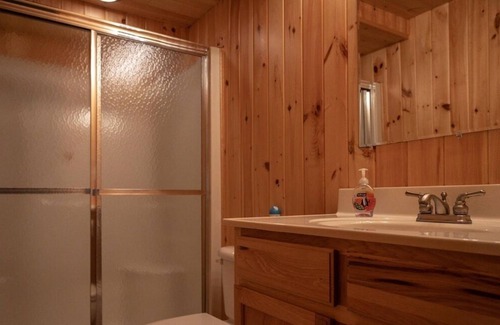 Arkdale Casa | Beautiful Log Cabin Style House 10 min from Petenwell Lake