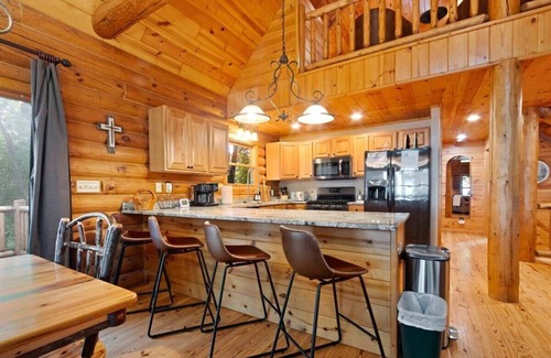 Big Bay Casa | BEAUTIFUL LOG HOME ON THE WESTERN SHORES OF LAKE PETENWELL