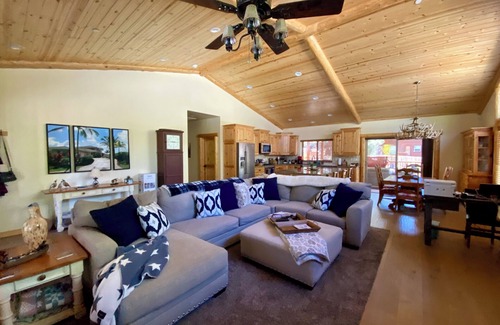 Eagle Mountain Estates Casa | Beautiful Log Style Home in Eagle Mountain Estates, Big Bear Lake.
