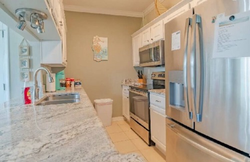 Long Beach Condominio | Beautiful Long Beach Condo with Ocean View!
