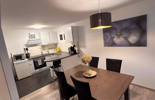 Winnenden Apartamento | Hermoso y encantador apartamento con terraza para hasta 4 personas cerca de Stuttgart