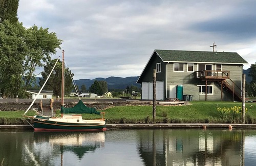 Cathlamet Casa | Hermosa Lower Columbia Hamlet en el agua