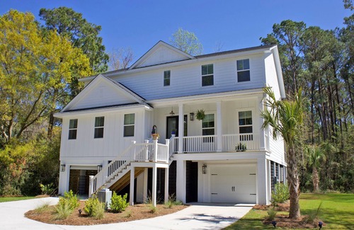Mount Pleasant Casa | Beautiful luxurious executive home located eight minutes from beach and golf.