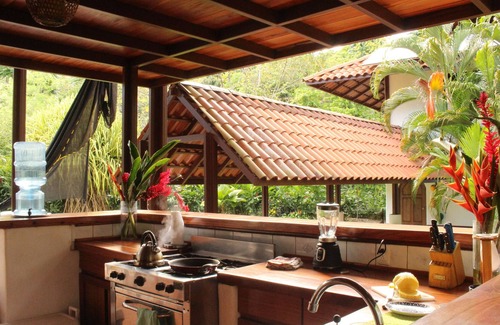 Puerto Jiménez Casa | Hermoso, lujoso Playa, recién remodelada FRENTE CASA en LAVADO BAY