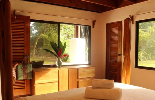 Puerto Jiménez Casa | Hermoso, lujoso Playa, recién remodelada FRENTE CASA en LAVADO BAY