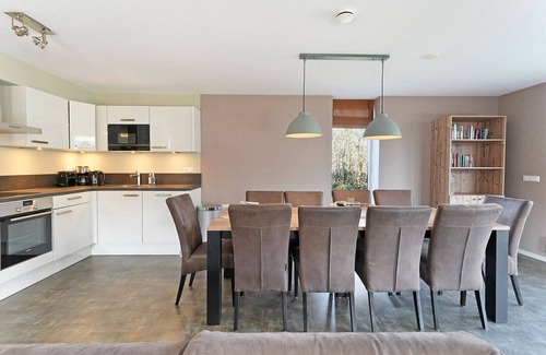 Ouddorp Casa | Beautiful luxury design vacation homes, only two minutes from the beach with jacuzzi, trampoline and porch (dogs allowed).