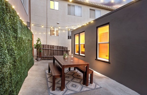 Downtown Casa | Beautiful Modern Newly Renovated 3BD 2 BA SF Home
