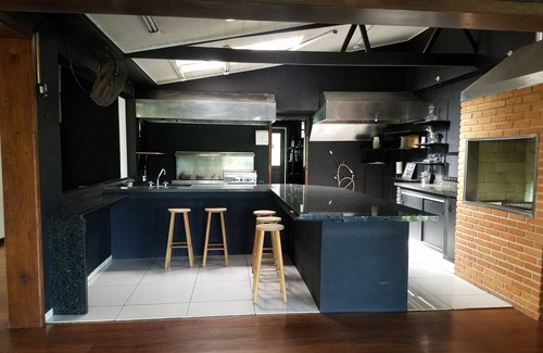 Cotia Casa | Alquiler de habitaciones / Piso Compartido 5 DORMITORIOS 20 PERSONAS