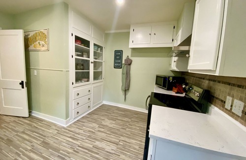 Kerrville Casa | Beautiful, Magnolia Haus....where indoor comfort and outdoor adventure collide!!