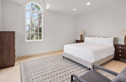 Malibu Villa | Beautiful Malibu home, canyon and ocean views perfect for vacations or filming