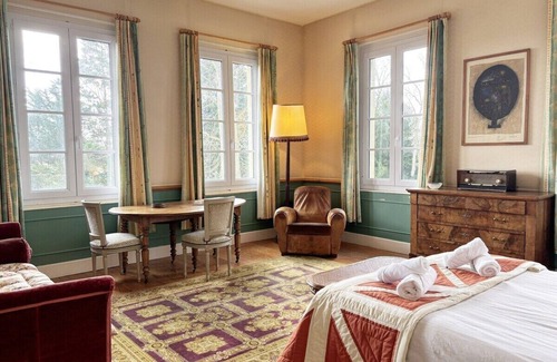 Chambois Otro | Beautiful mansion in a large wood park