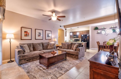 Parkwood Ranch Condominio | Hermosa Mesa Condo !!