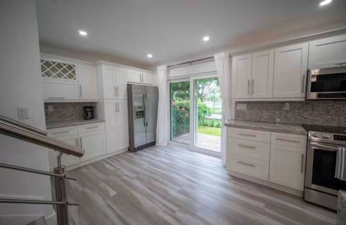 Cutler Bay Casa | Beautiful Miami Family Lake House OR in Tranquil Community 3 Beds/2Bath 6 Guests