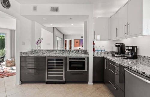 Deepwell Estates Casa | Beautiful Mid-Century Modern Home in Deepwell