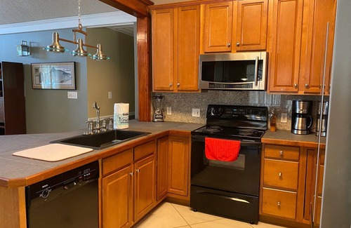 Scottsboro Casa | Beautiful Mid-Lake Waterfront Home ~ Pets ~ Dock