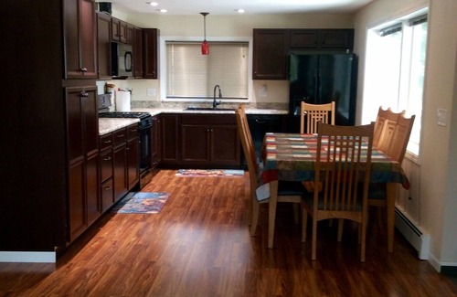 Rogers Park Casa | Hermosa, remodelada, ubicación en el centro, cerca de sendero para bicicletas