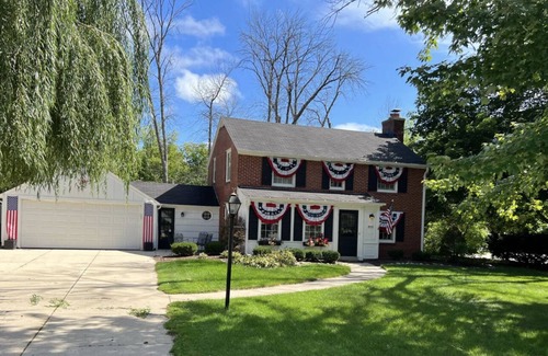 Fox Point Casa | Beautiful Milwaukee North Shore Home!- 15 minutes from downtown