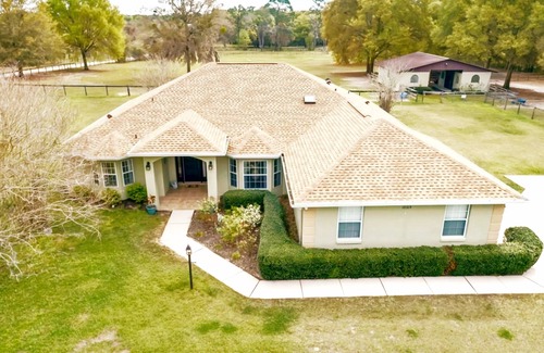 Dunnellon Casa | Beautiful mini farm and Farmhouse 20 min to World Equestrian Centre Ocala!