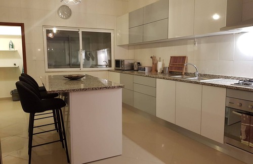Praia Apartamento | Hermoso y moderno apartamento de 3 habitaciones. Hogar lejos del hogar. <3