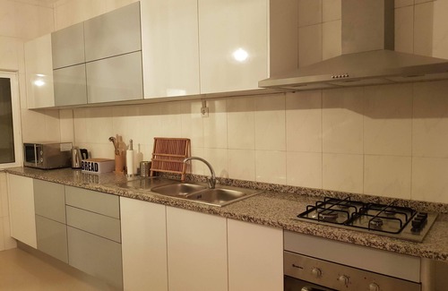 Praia Apartamento | Hermoso y moderno apartamento de 3 habitaciones. Hogar lejos del hogar. <3