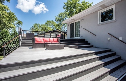 Elk Grove Village Casa | Beautiful Modern 4 bedroom/3bath Retreat